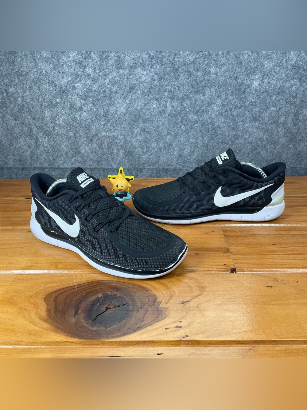 Nike Free 5.0 Mens Size 11 Black White Running Shoes Sneakers 724382-002